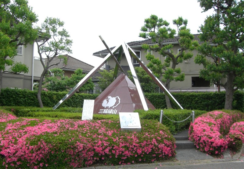 モニュメント開花